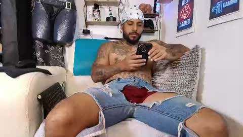 leenar_key online show from June 20, 1:34 am