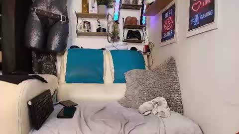 leenar_key online show from July 1, 1:03 am