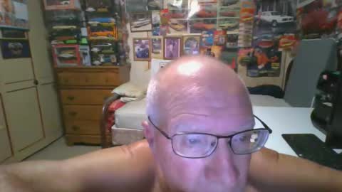 leezamm1132 online show from April 24, 9:00 am