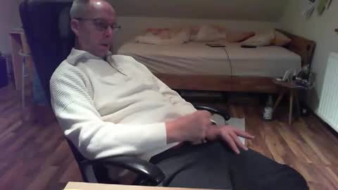 Dave online show from January 18, 4:10 pm