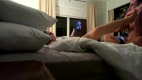 legsbyale online show from October 30, 1:28 am