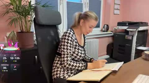 LegsLONG online show from October 31, 5:30 am