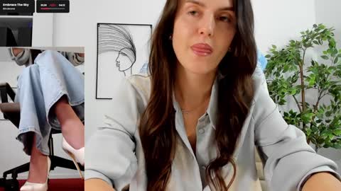 Elle  online show from January 30, 1:53 pm