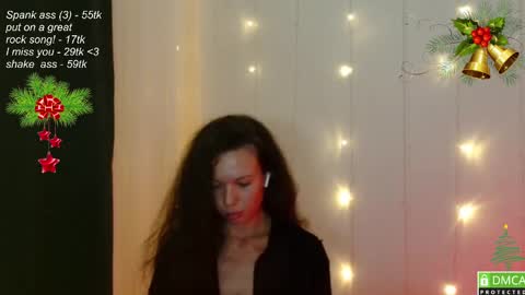 hey Im Leia and I love rock  online show from December 14, 4:19 pm