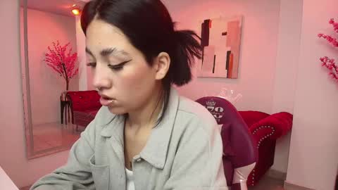 Snapshot of leia_queens chatting on February 28, 11:14 am Leia. online show from February 28, 11:14 am