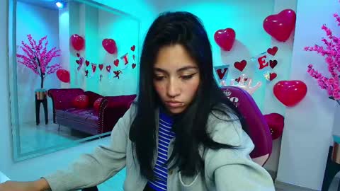 Snapshot of leia_queens chatting on February 14, 2:23 pm Leia. online show from February 14, 2:23 pm