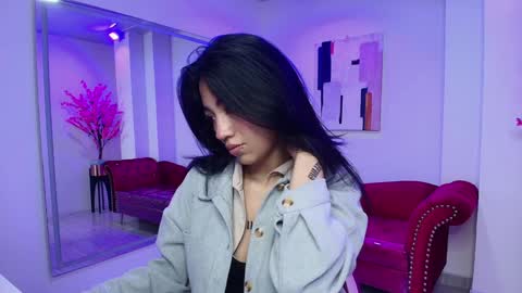 Snapshot of leia_queens chatting on January 24, 11:15 am Leia. online show from January 24, 11:15 am