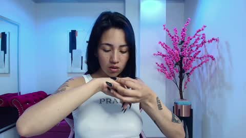 Snapshot of leia_queens chatting on January 31, 11:13 am Leia. online show from January 31, 11:13 am