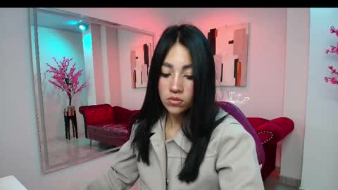 Snapshot of leia_queens chatting on February 10, 11:15 am Leia. online show from February 10, 11:15 am