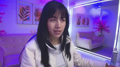 Leia.  online show from November 11, 12:07 pm