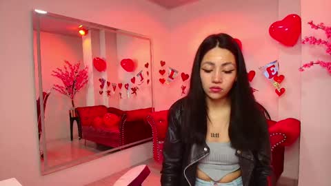Snapshot of leia_queens chatting on February 17, 11:13 am Leia. online show from February 17, 11:13 am