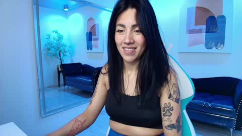 Snapshot of leia_queens chatting on February 1, 12:58 pm Leia. online show from February 1, 12:58 pm