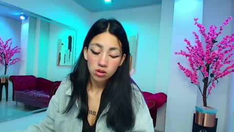 Snapshot of leia_queens chatting on February 13, 11:17 am Leia. online show from February 13, 11:17 am
