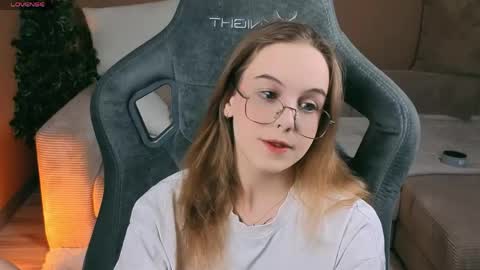 Leia online show from May 3, 4:02 pm