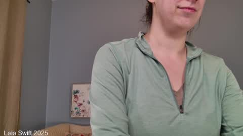 Leia Swift online show from February 10, 12:39 pm
