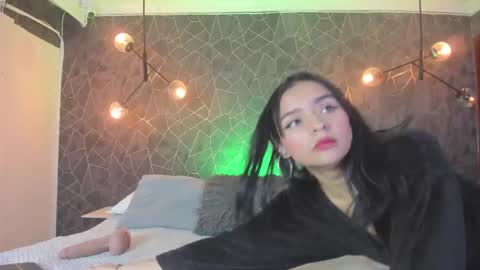 LEIGH ANGELS online show from November 8, 1:19 am