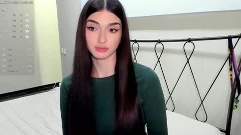 Snapshot of leila_4ever chatting on February 13, 6:05 pm Leila online show from February 13, 6:05 pm