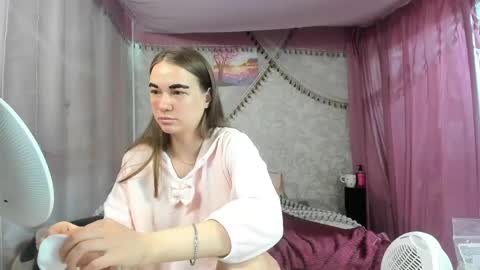 leila_bambi_ online show from May 13, 4:11 am