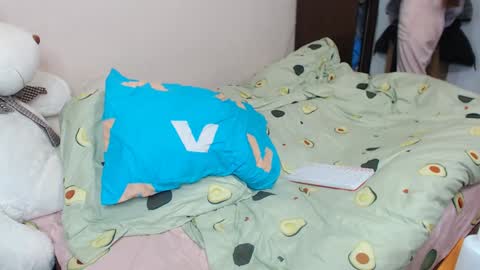 leila_bambi_ online show from January 21, 7:17 pm