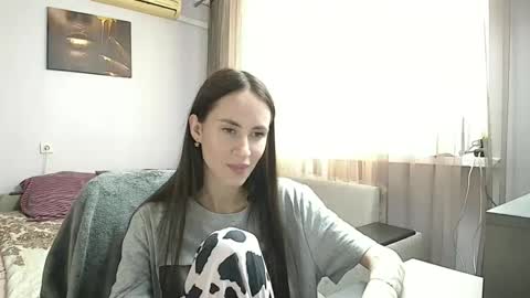 Leila online show from September 8, 3:11 pm