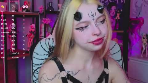 Leila online show from October 11, 4:43 pm