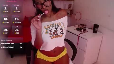 Snapshot of leilaebony_ chatting on September 17, 2:20 pm leilaebony_ online show from September 17, 2:20 pm