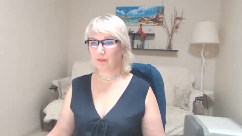 Leila Kinky online show from February 22, 9:01 am