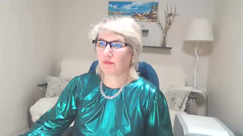 Leila Kinky online show from March 6, 6:52 am