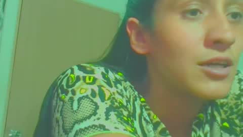 leily online show from December 18, 7:41 pm