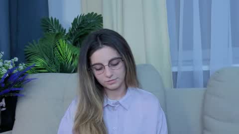 Alexandria online show from October 18, 8:46 pm