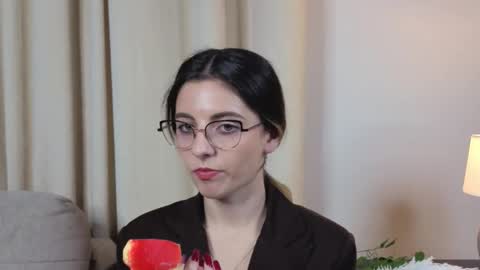 Alexandria online show from October 31, 6:19 pm