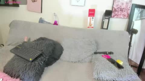 lele_699 online show from May 13, 2:10 am