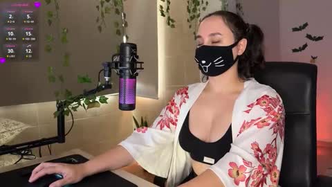 Lemi online show from November 5, 4:09 pm