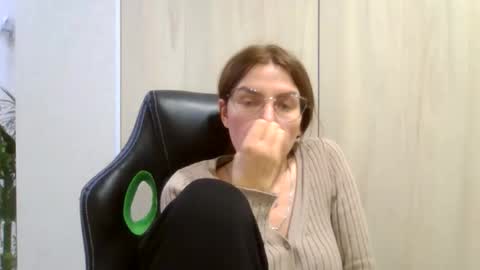 lena6122000 online show from October 26, 9:47 pm