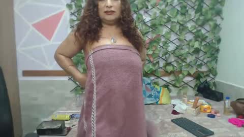 Snapshot of lena_lawson chatting on February 8, 9:13 am lena_lawson online show from February 8, 9:13 am