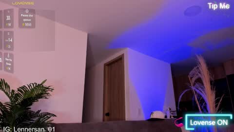 Snapshot of lennercollins_ chatting on March 7, 5:18 am Lenner INDEPENDENT MODEL online show from March 7, 5:18 am
