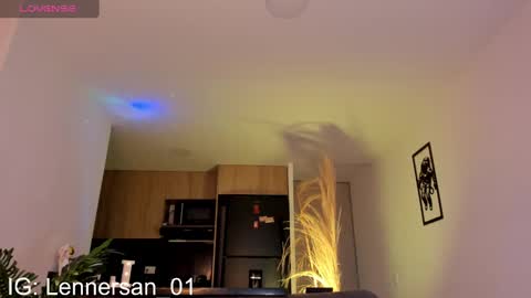 Snapshot of lennercollins_ chatting on February 23, 6:49 am Lenner INDEPENDENT MODEL online show from February 23, 6:49 am