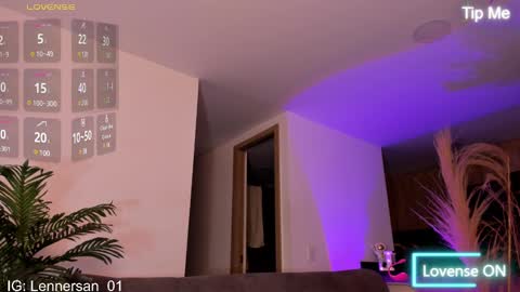 Snapshot of lennercollins_ chatting on March 10, 9:01 am Lenner INDEPENDENT MODEL online show from March 10, 9:01 am