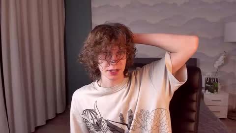 Leo online show from February 10, 10:24 pm