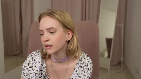 Snapshot of leo_lulu chatting on December 11, 6:31 pm Ashly online show from December 11, 6:31 pm