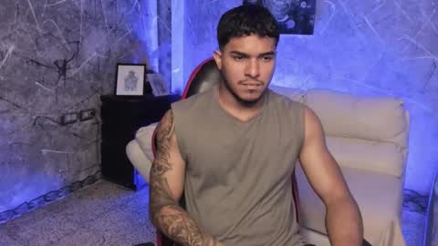 Leo independent model online show from November 18, 12:02 am