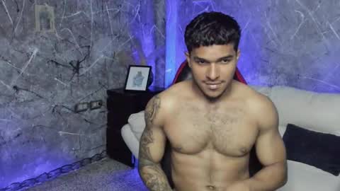 Leo independent model online show from September 17, 11:41 pm