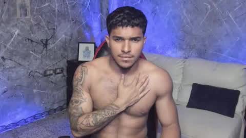 Leo independent model online show from September 28, 3:37 am