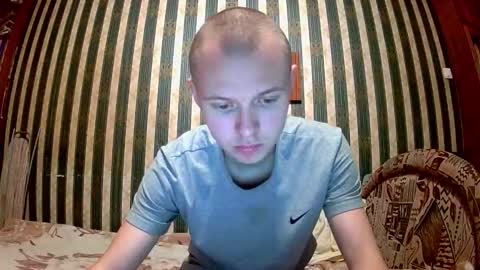 Snapshot of leo_timm chatting on September 15, 11:17 pm leo_timm online show from September 15, 11:17 pm