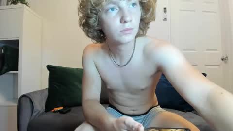 leo_wildd online show from September 22, 7:12 am