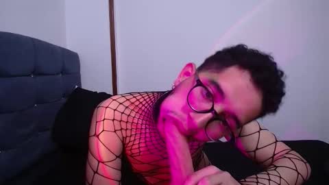 Leoh online show from October 22, 2:04 am