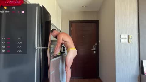 Snapshot of leon_lovefitness chatting on March 1, 4:47 am Leon online show from March 1, 4:47 am