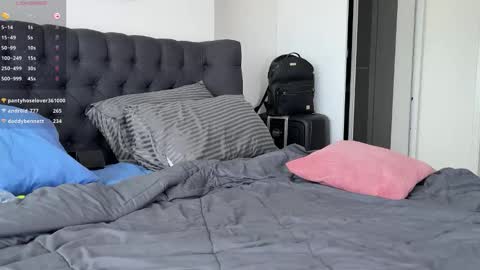 Leon online show from March 24, 2:06 am