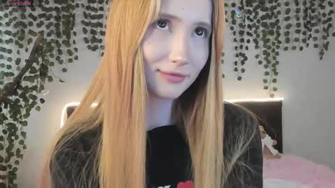 Leona online show from May 13, 9:19 am