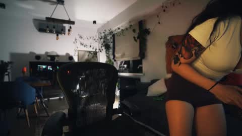 Leo online show from September 29, 11:15 pm